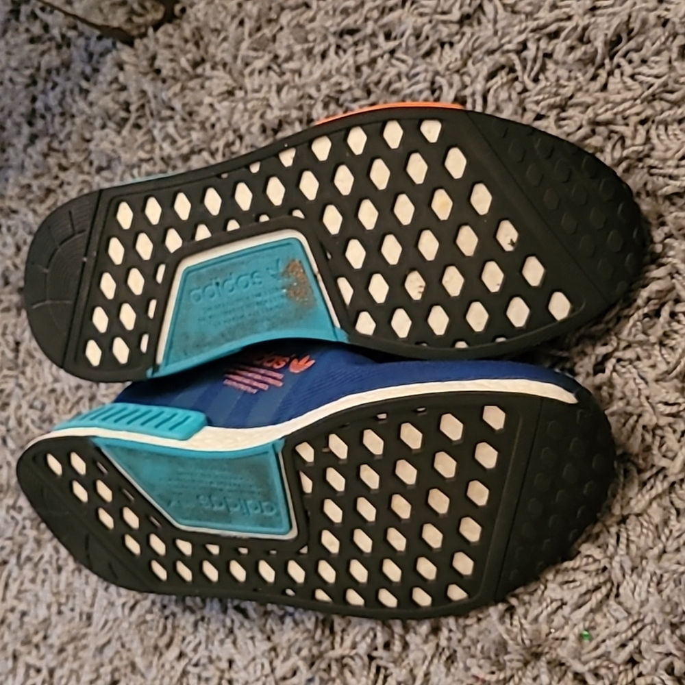 Adidas NMD R1 - Picture 7 of 11